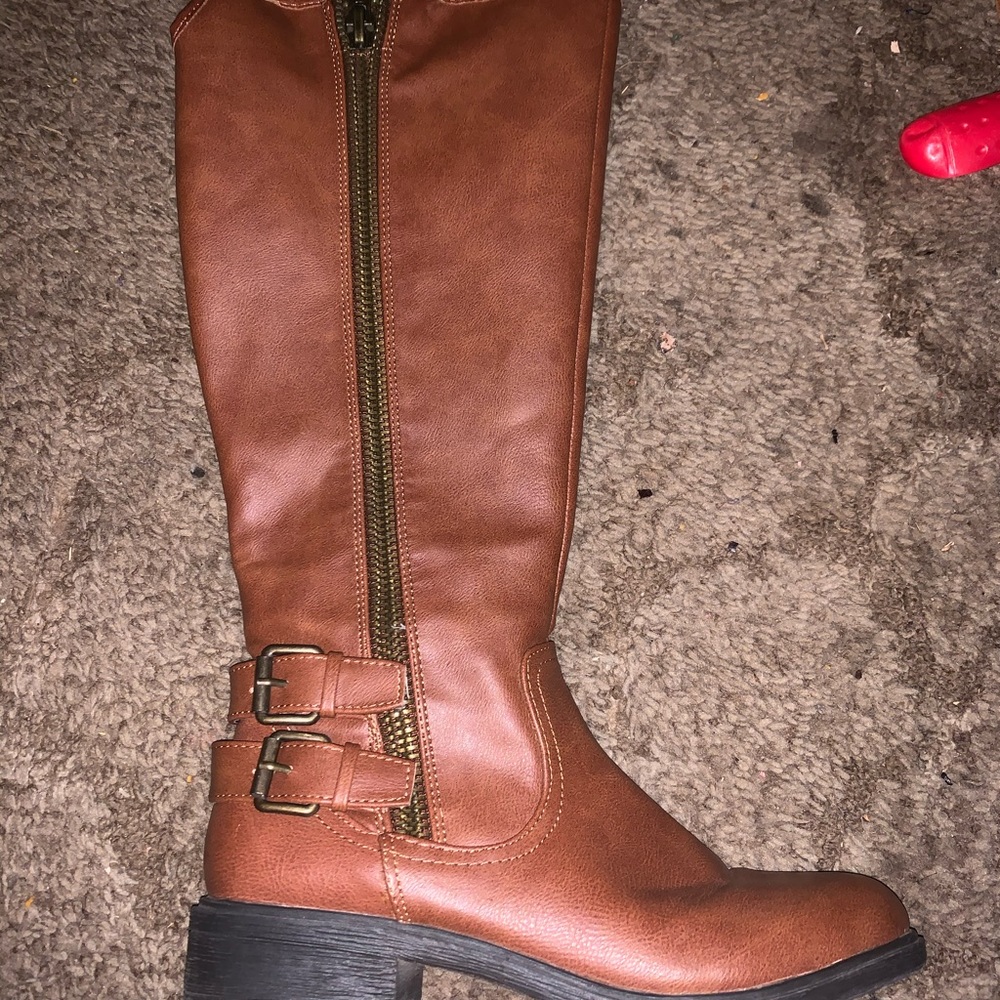 Boots - Picture 2 of 2